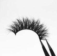 ima alt "strip lashes" "fluffy lashes" "tatti" "luxury lashes" "lashes"