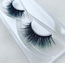“Amber” Luxury 4D Strip Lashes